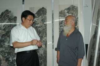 与柯文辉先生交谈